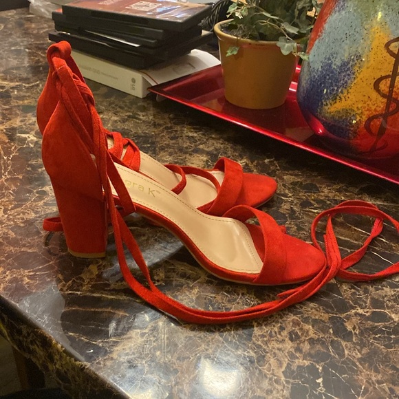 Red Tie Up Heels - Picture 4 of 8